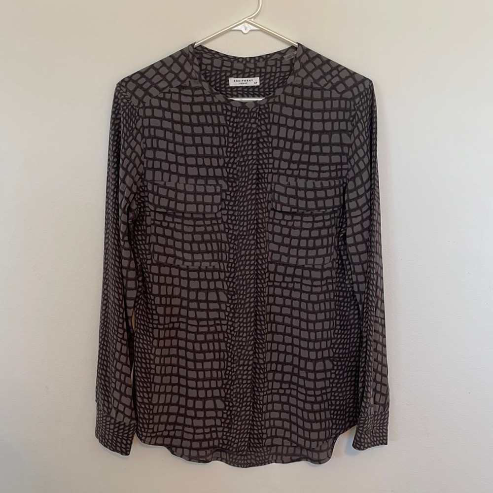 EUC Equipment size S 100% silk long sleeve shirt